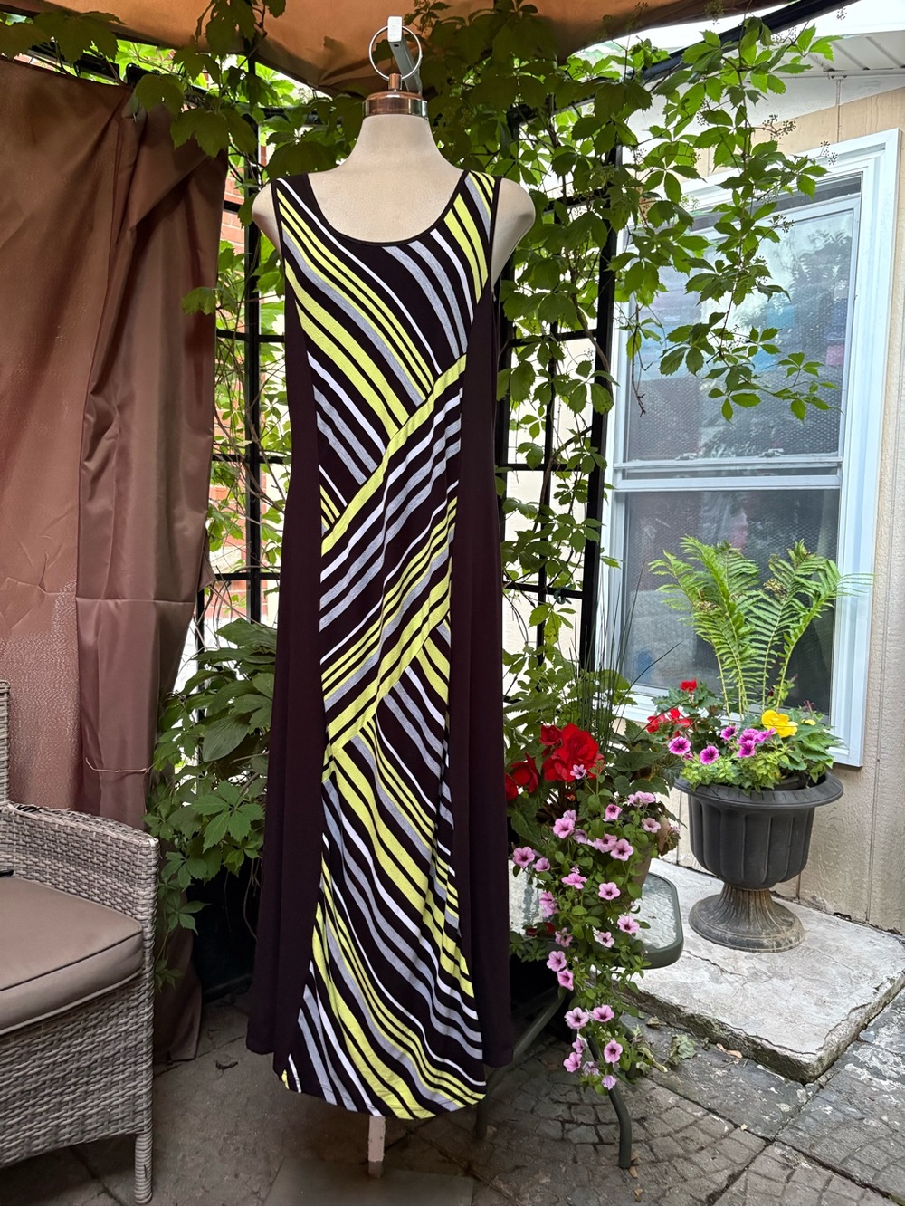 SoftWalk Black Maxi Dress with Yellow and White Diagonal Stripes Size XL